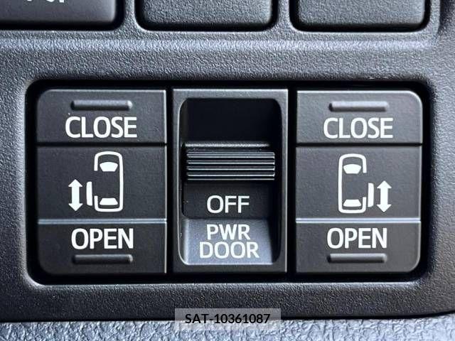 Toyota VOXY 2018-03 370440-2