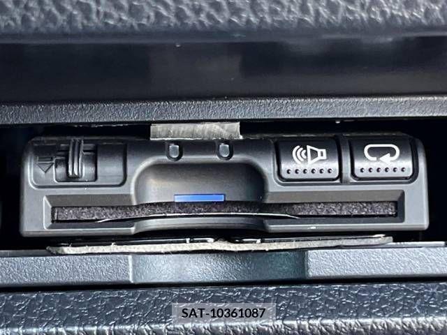Toyota VOXY 2018-03 370440-6