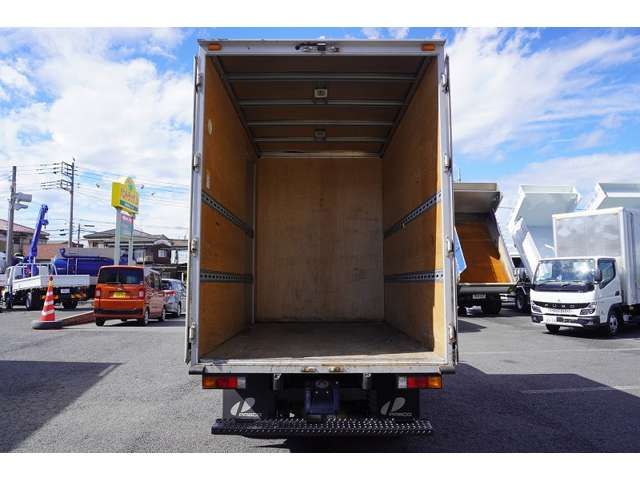Mitsubishi CANTER 2019-03 12149-17