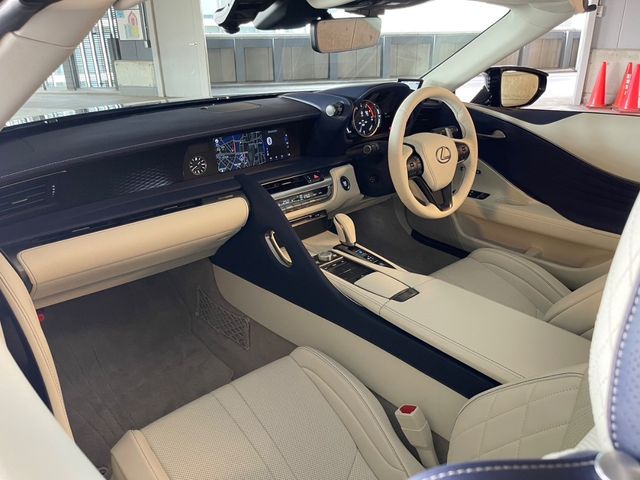Lexus LC 2020-10 13490-24