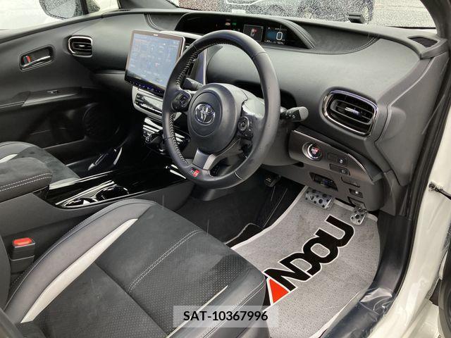 Toyota PRIUS PHV 2018-11 372114-10