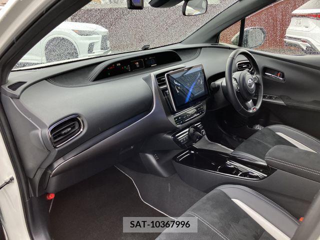 Toyota PRIUS PHV 2018-11 372114-23