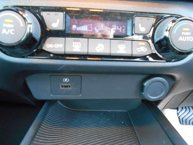 Nissan NOTE 2023-03 24390-4