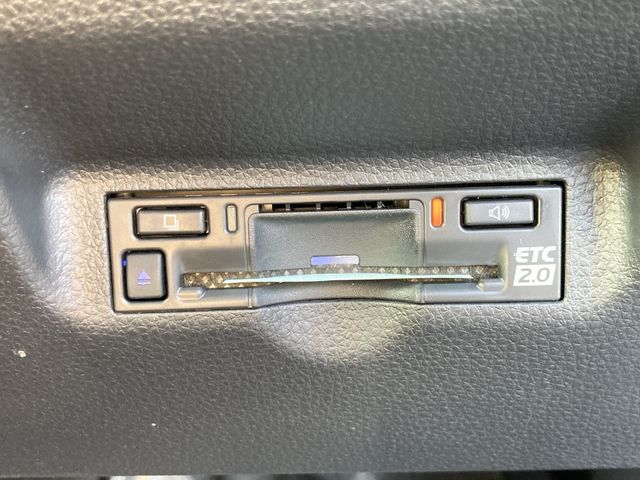 Toyota SIENTA 2023-01 189448-18