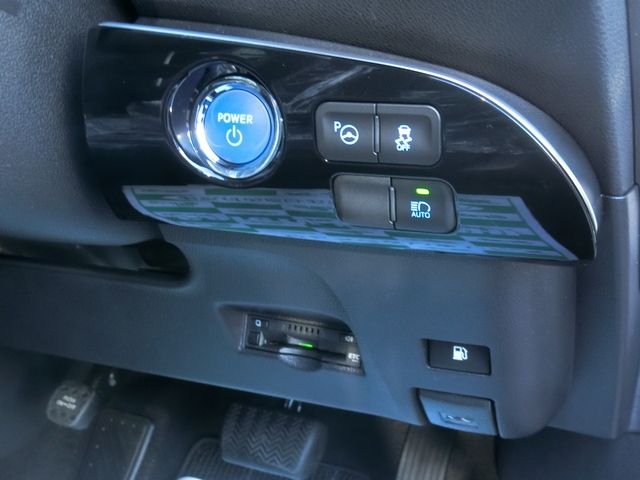 Toyota PRIUS 2018-02 182604-12
