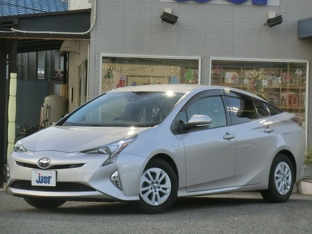 Toyota PRIUS 2018-02 182604-0
