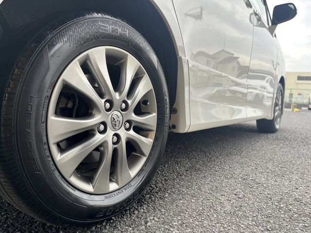 Toyota VOXY 2011-09 195535-3