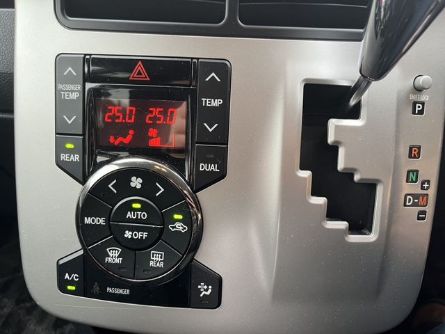 Toyota VOXY 2011-09 195535-12