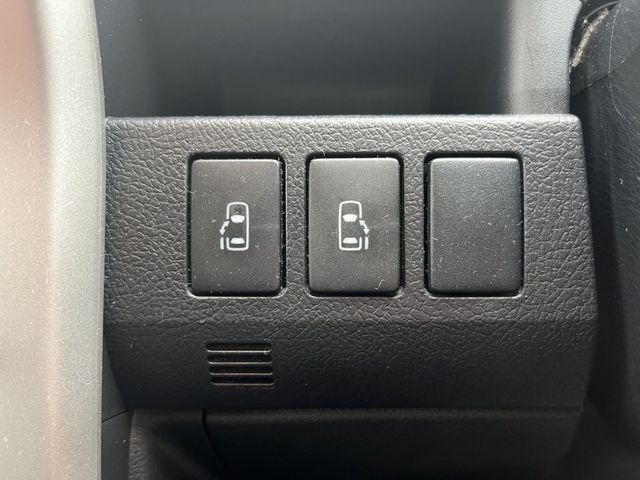 Toyota VOXY 2011-09 195535-17