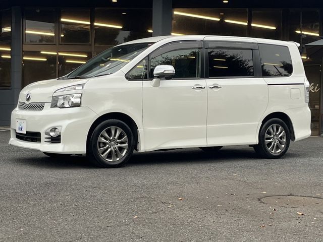 Toyota VOXY 2011-09 195535-2