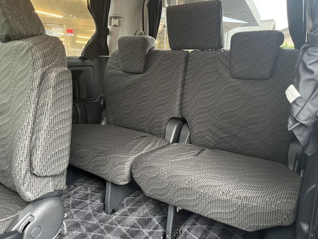 Toyota VOXY 2011-09 195535-6