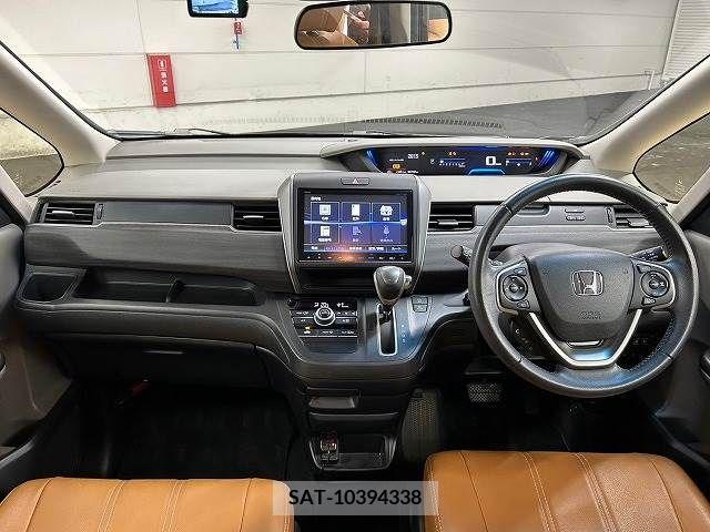Honda FREED 2017-06 378963-1