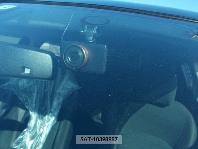 Nissan JUKE 2015-09 221539-12
