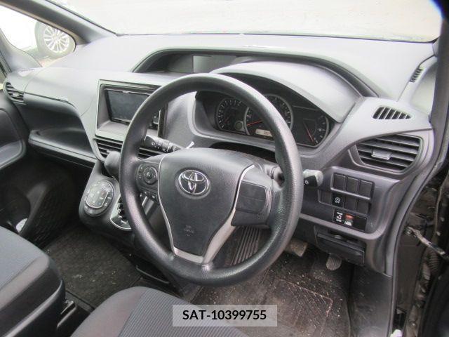 Toyota VOXY 2017-05 351268-3