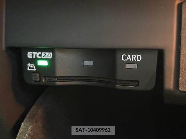Audi A4 2019-06 317898-10