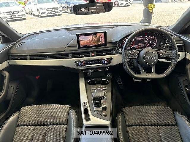 Audi A4 2019-06 317898-1