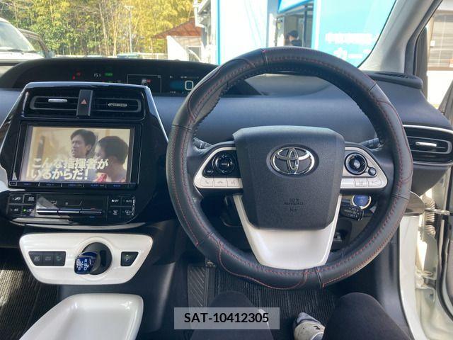 Toyota PRIUS 2017-07 281760-8