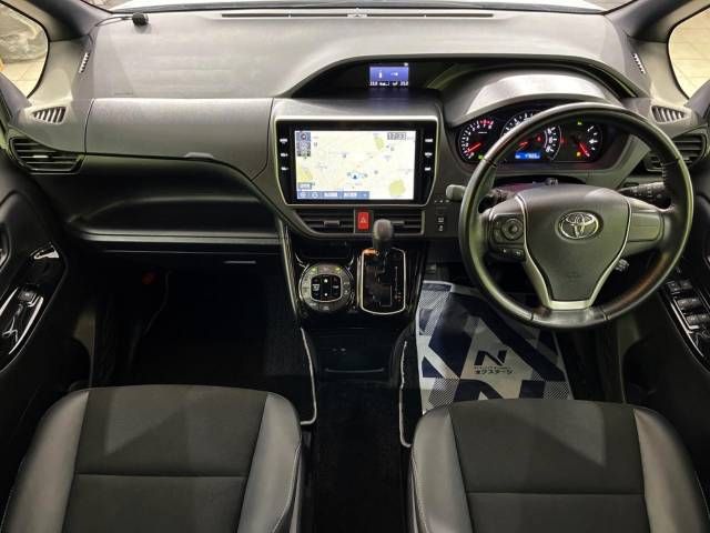 Toyota NOAH 2020-03 194554-1