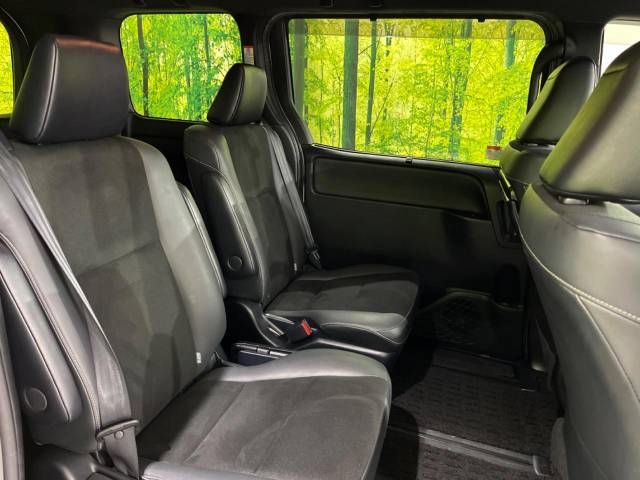 Toyota NOAH 2020-03 194554-9
