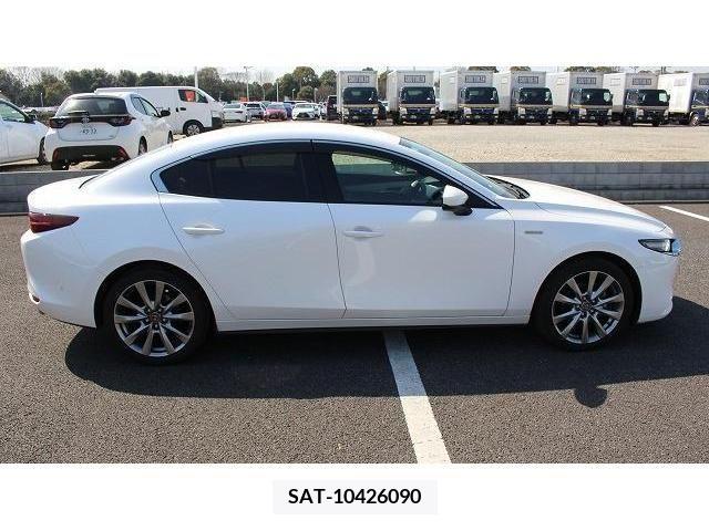 Mazda MAZDA3 2020-08 208946-8