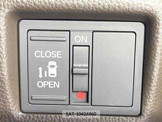 Honda N BOX 2022-04 333908-5