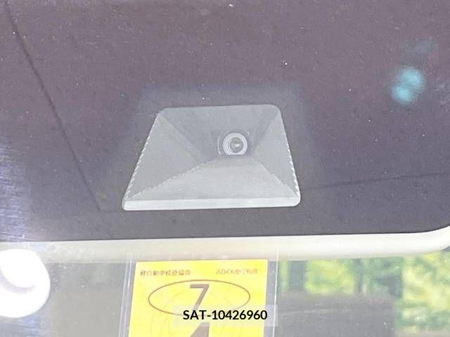 Honda N BOX 2022-04 333908-4