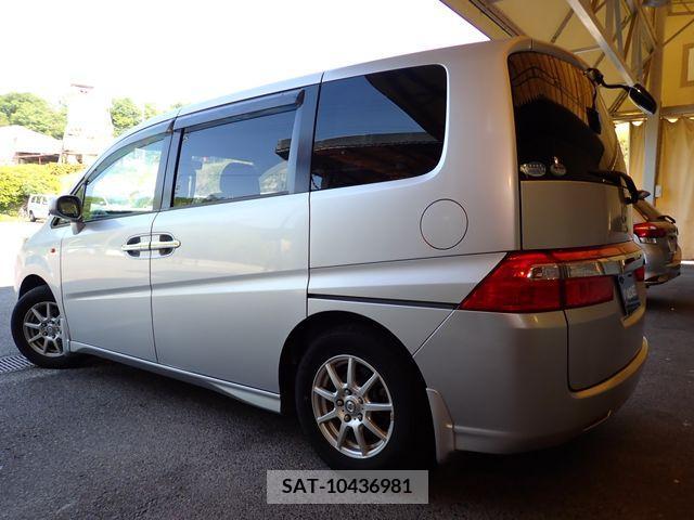 Honda STEP WGN 2008-05 379331-2