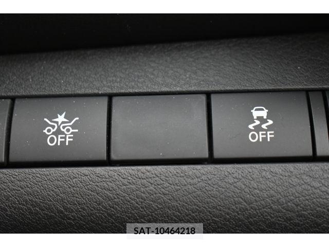 Nissan KICKS 2021-02 242510-9