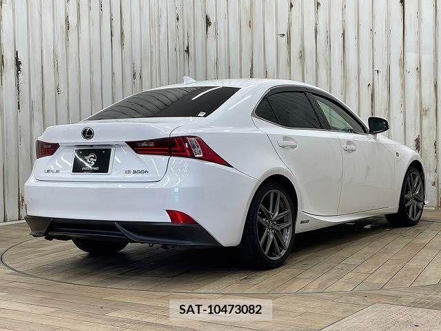 Lexus IS 2013-10 300070-15