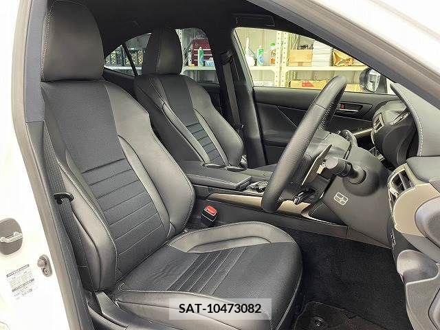 Lexus IS 2013-10 300070-8