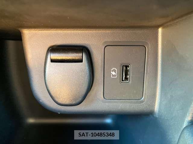 Nissan KICKS 2021-03 216576-16