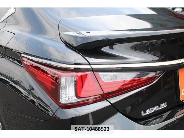 Lexus ES 2019-08 362741-12
