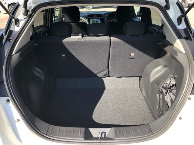 Nissan LEAF 2021-09 185136-24