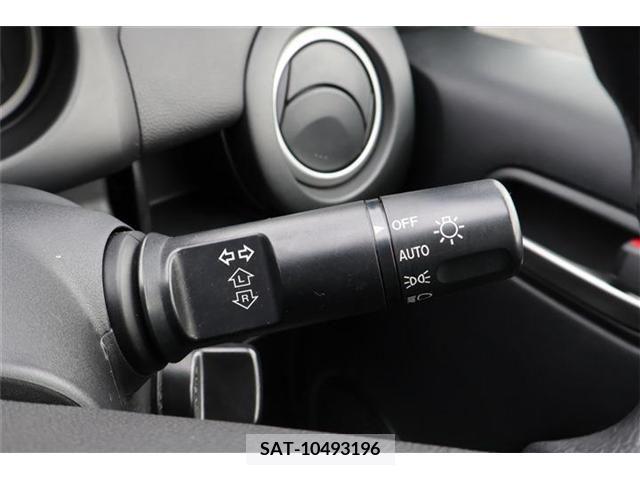 Mazda DEMIO 2013-05 268374-11