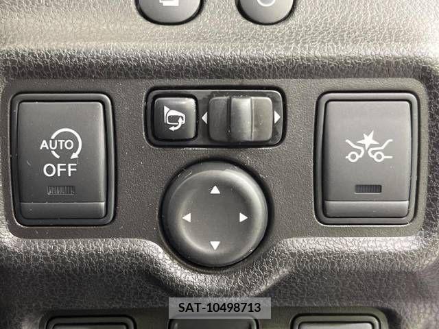 Nissan NOTE 2015-06 302378-3