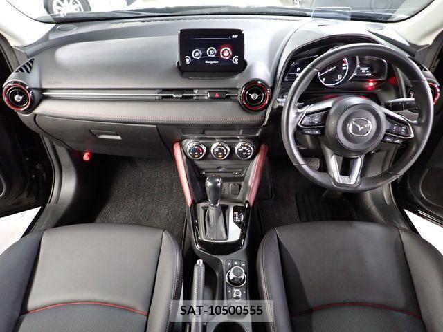 Mazda CX-3 2017-08 358478-2