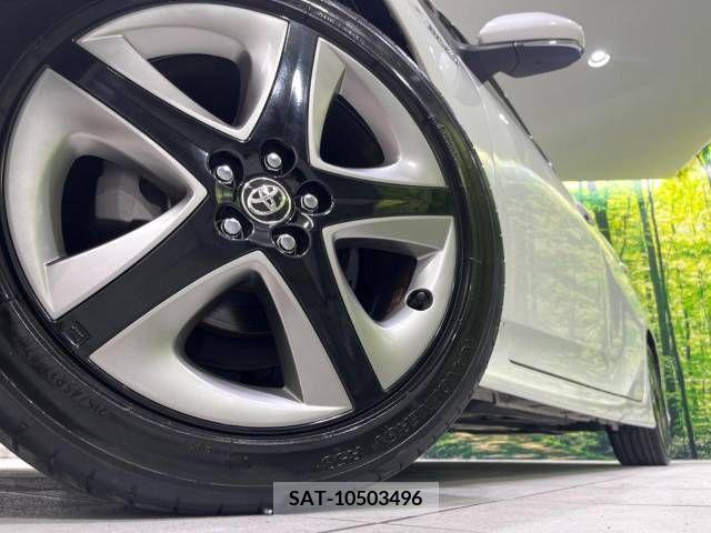 Toyota PRIUS 2019-07 322422-13
