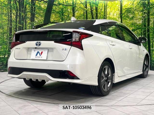 Toyota PRIUS 2019-07 322422-17