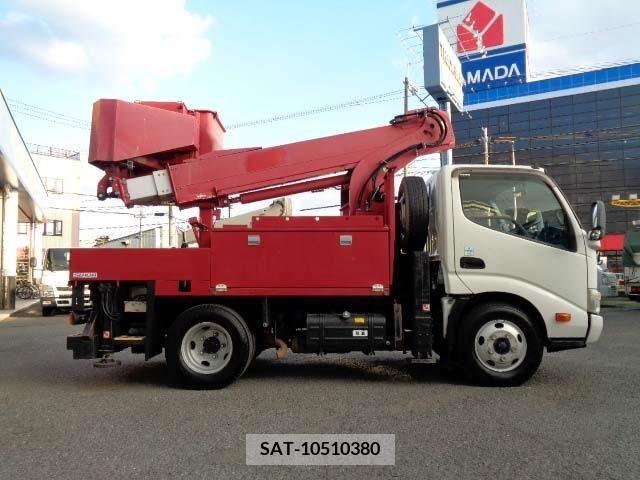 Hino DUTRO 2013-08 204027-18