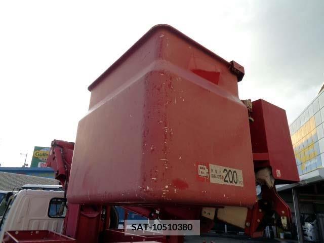 Hino DUTRO 2013-08 204027-13