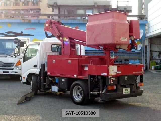 Hino DUTRO 2013-08 204027-1