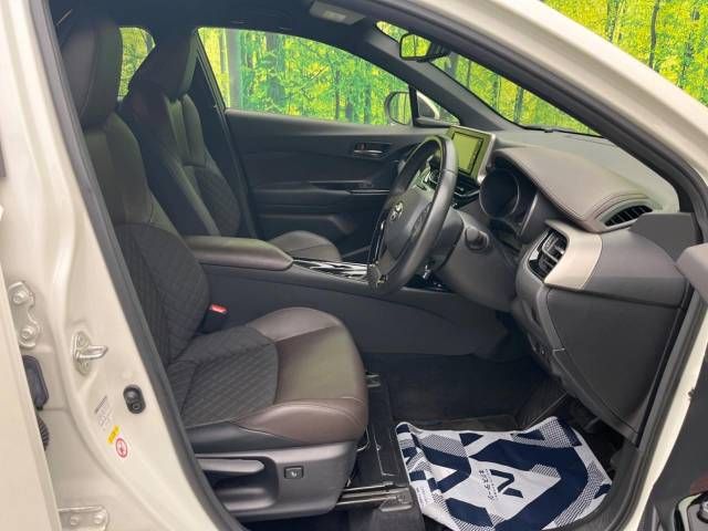Toyota C-HR 2018-09 14678-9