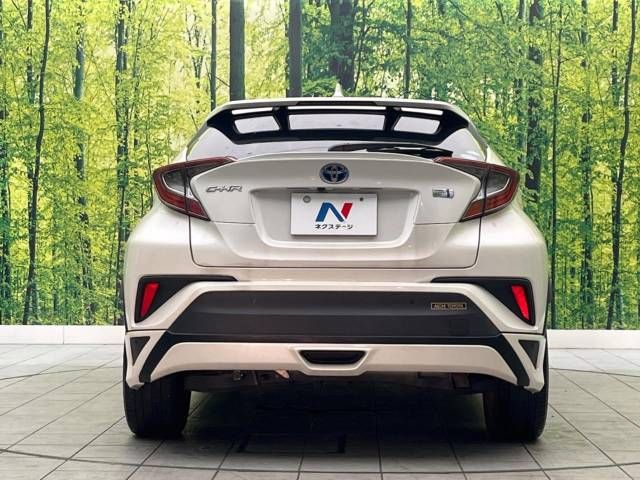 Toyota C-HR 2018-09 14678-15