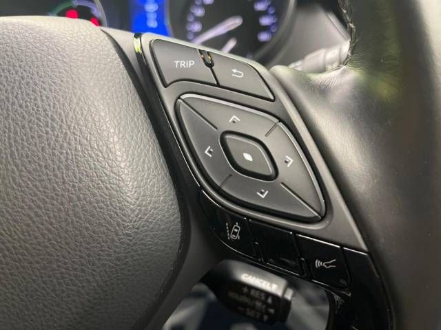 Toyota C-HR 2018-09 14678-4