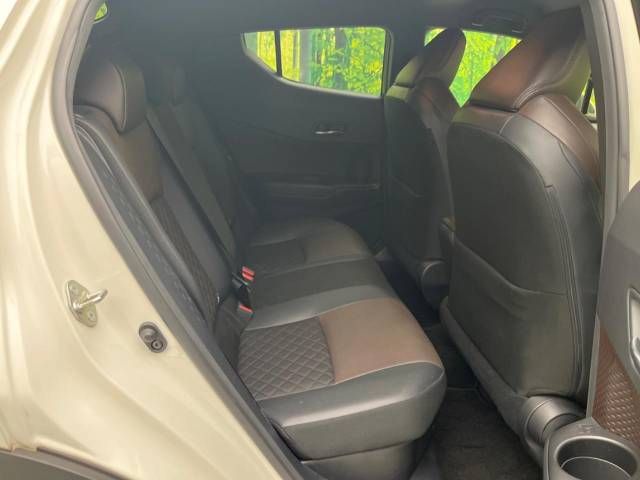 Toyota C-HR 2018-09 14678-10