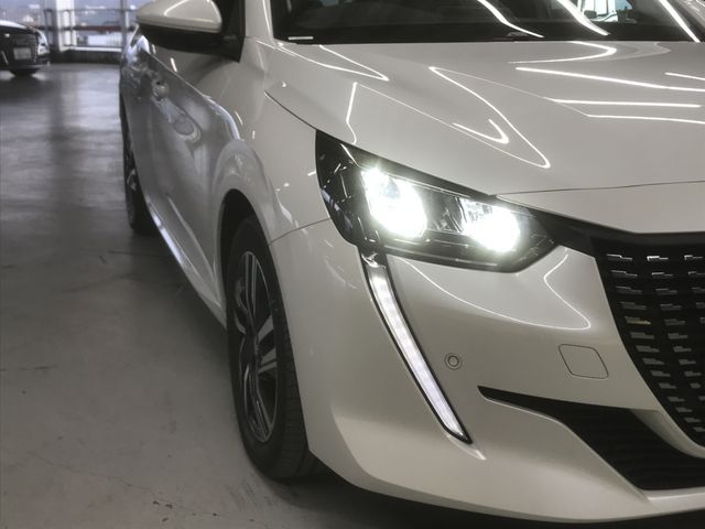Peugeot 208 2020-10 196504-25