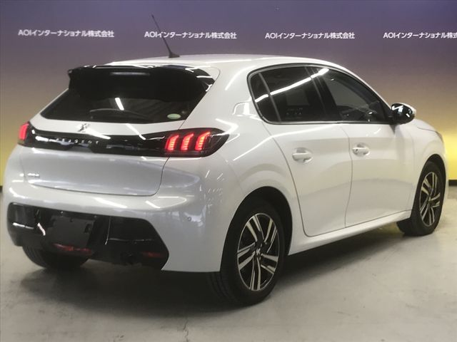 Peugeot 208 2020-10 196504-5
