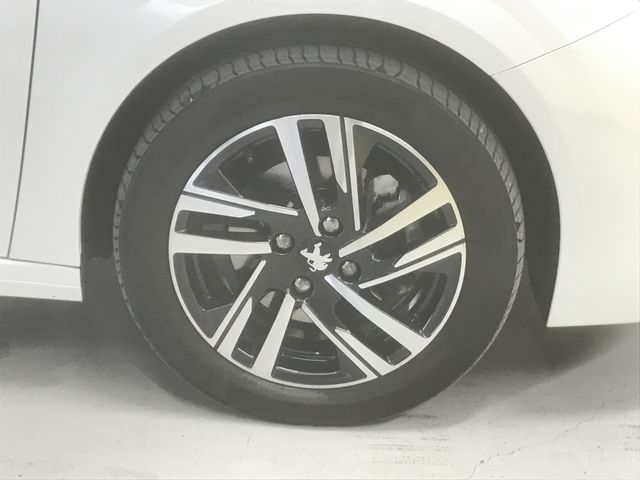 Peugeot 208 2020-10 196504-27