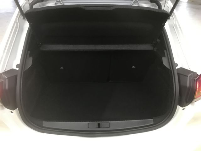 Peugeot 208 2020-10 196504-15
