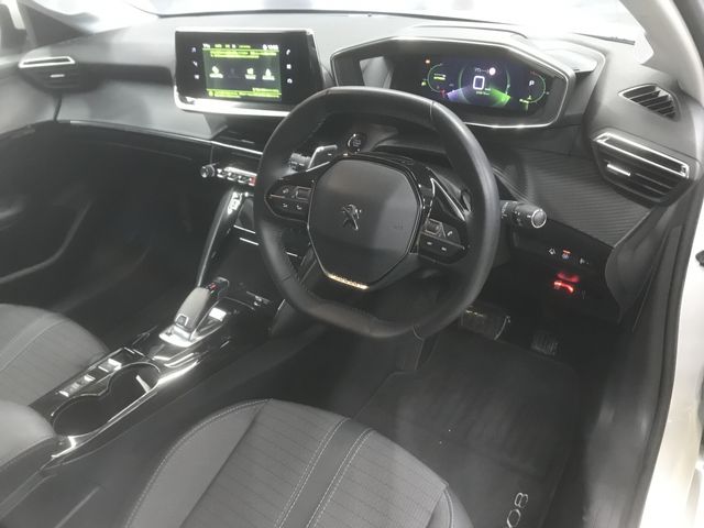 Peugeot 208 2020-10 196504-10